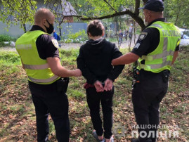 Подросток, которому стало грустно, зарезал деда, ранил бабу, и хотел убить еще семь родственников Подросток, которому стало грустно, зарезал деда, ранил бабу, и хотел убить еще семь родственников