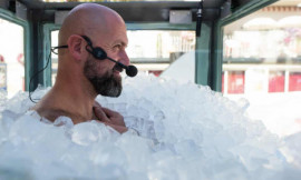 Австриец установил мировой рекорд, просидев в ледяной кабине 2,5 часа