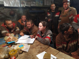 В Кривом Роге из-за проблем со здоровьем на поверхность подняли двух бастующих шахтеров В Кривом Роге из-за проблем со здоровьем на поверхность подняли двух бастующих шахтеров