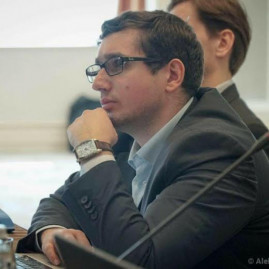 Набор в команду людей с опытом реальных побед, а не «активистов» обеспечит Блоку Вилкула поддержку людей на выборах, - эксперт Набор в команду людей с опытом реальных побед, а не «активистов» обеспечит Блоку Вилкула поддержку людей на выборах, - эксперт