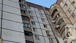На Днепропетровщине школьница выпала из окна и разбилась насмерть На Днепропетровщине школьница выпала из окна и разбилась насмерть