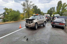 В Днепре произошла авария с участием трех автомобилей