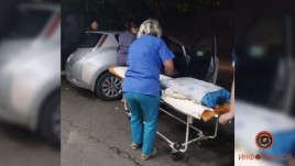 В Днепре женщина родила девочку прямо в такси, роды принял муж В Днепре женщина родила девочку прямо в такси, роды принял муж