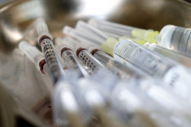 Украинскую вакцину от коронавируса хотят испытать на людях через три месяца