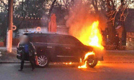Пожарный из Днепра поджигал элитные авто на заказ
