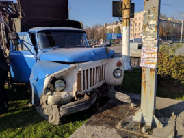 Полиция расследует ДТП с пострадавшими в центре Каменского