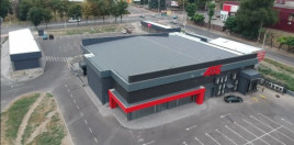 В Каменском выставили на продажу торговый центр В Каменском выставили на продажу торговый центр