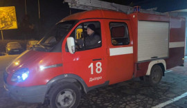 В Днепре спасатели помогли девочке вытащить ногу, застрявшую в радиаторе отопления