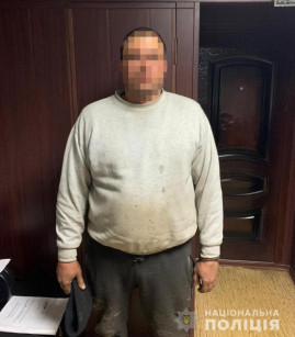У Кам’янському поліцейські затримали чоловіка, який підозрюється у зґвалтуванні 13-річної дівчини У Кам’янському поліцейські затримали чоловіка, який підозрюється у зґвалтуванні 13-річної дівчини