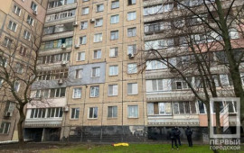 На Днепропетровщине пожилая женщина выпала из окна 7 этажа На Днепропетровщине пожилая женщина выпала из окна 7 этажа