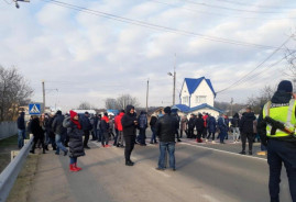 Города Украины поднялись на протест из-за тарифов на газ, люди перекрывают трассы Города Украины поднялись на протест из-за тарифов на газ, люди перекрывают трассы
