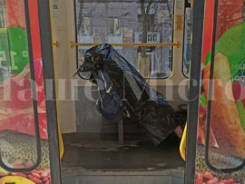 Внезапно стало плохо: в Днепре в 1-м трамвае умер пассажир