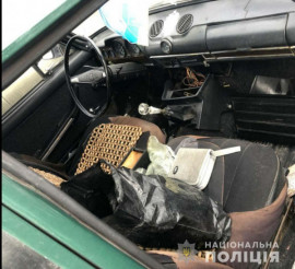 В Каменском поймали автовора, который обокрал два автомобиля В Каменском поймали автовора, который обокрал два автомобиля