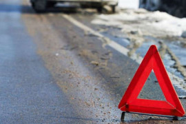 В Днепре на Красном Камне автомобиль сбил девушку и скрылся с места ДТП В Днепре на Красном Камне автомобиль сбил девушку и скрылся с места ДТП