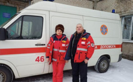 В Каменском врачи принимали роды в машине "скорой" В Каменском врачи принимали роды в машине "скорой"