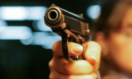 В Каменском стреляли в охранника супермаркета В Каменском стреляли в охранника супермаркета