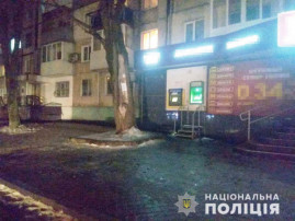 В Каменском пенсионерку ограбили возле банкомата