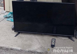 На Днепропетровщине воры по газовой трубе забрались в квартиру и обворовали ее