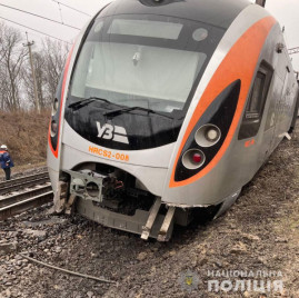 На Днепропетровщине полиция ищет виновника аварии скоростного поезда "Интерсити" На Днепропетровщине полиция ищет виновника аварии скоростного поезда "Интерсити"