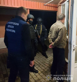 В Днепропетровской области задержали шестерых бандитов и ещё 16 объявили подозрения за террор фермеров В Днепропетровской области задержали шестерых бандитов и ещё 16 объявили подозрения за террор фермеров