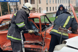 В Каменском столкнулись два автомобиля: пострадала женщина