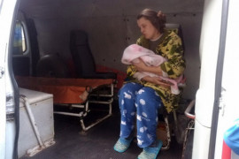 В Каменском во время пожара спасли женщину с младенцем