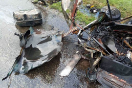Под Каменским мужчина обгорел, пытаясь потушить свой автомобиль Под Каменским мужчина обгорел, пытаясь потушить свой автомобиль