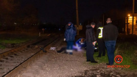В Днепре на железной дороге лежал труп мужчины В Днепре на железной дороге лежал труп мужчины
