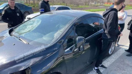 Под Днепром легковушка снесла двоих детей на пешеходном переходе Под Днепром легковушка снесла двоих детей на пешеходном переходе