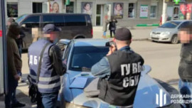 На Днепропетровщине полицейские торговали наркотиками На Днепропетровщине полицейские торговали наркотиками