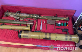 На Днепропетровщине задержали торговцев оружием и взрывчаткой На Днепропетровщине задержали торговцев оружием и взрывчаткой