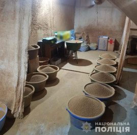 На Днепропетровщине накрыли подпольный цех, где изготовляли фальсифицированный кофе под марками известных брендов На Днепропетровщине накрыли подпольный цех, где изготовляли фальсифицированный кофе под марками известных брендов