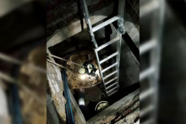 Житель Днепра провалился в глубокую яму, и его засыпало грунтом Житель Днепра провалился в глубокую яму, и его засыпало грунтом