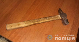На Днепропетровщине мужчина ударил молотком и ограбил продавщицу киоска