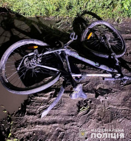 На Днепропетровщине пьяный водитель сбил 15-летнюю велосипедистку На Днепропетровщине пьяный водитель сбил 15-летнюю велосипедистку