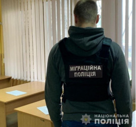На одно лицо: в Днепре двое иностранцев сдавали экзамены за своих земляков На одно лицо: в Днепре двое иностранцев сдавали экзамены за своих земляков