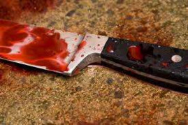 Была в депрессивном состоянии: под Днепром 17-летняя девушка изрезала себя ножом