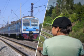 Смертельное селфи. Подросток решил удивить девушку и лег под поезд (фото) Смертельное селфи. Подросток решил удивить девушку и лег под поезд (фото)