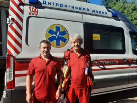 Медики Днепра «откачали» 58-летнюю женщину, у которой остановилось сердце прямо на улице Медики Днепра «откачали» 58-летнюю женщину, у которой остановилось сердце прямо на улице