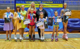 Фигуристки из Каменского поедут на Кубок мира Фигуристки из Каменского поедут на Кубок мира
