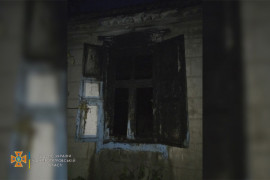 В Каменском горел заброшенный дом на Маяковского
