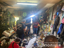 На Днепропетровщине двое мужчин на протяжении трех месяцев воровали железнодорожное оборудование На Днепропетровщине двое мужчин на протяжении трех месяцев воровали железнодорожное оборудование