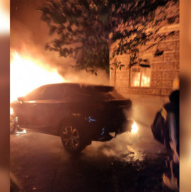 В Каменском горел автомобиль «Лексус»