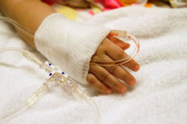 В Днепре 5-летнему мальчику в голову вонзился кухонный нож, упавший со шкафа В Днепре 5-летнему мальчику в голову вонзился кухонный нож, упавший со шкафа