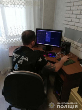 На Днепропетровщине молодая пара распространяла детскую порнографию На Днепропетровщине молодая пара распространяла детскую порнографию