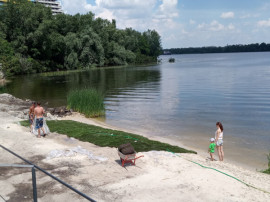 На Днепропетровщине 5 из 8 официальных пляжей непригодны для купания На Днепропетровщине 5 из 8 официальных пляжей непригодны для купания