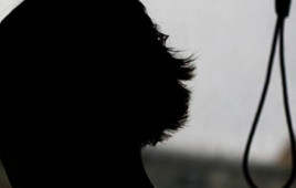 В Кривом Роге повесилась17-летняя девушка В Кривом Роге повесилась17-летняя девушка