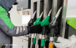 В Украине установили максимальную стоимость бензина: на сколько выросли цены В Украине установили максимальную стоимость бензина: на сколько выросли цены