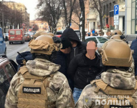 За вымогательство денег у жителей Днепропетровской области полицейские с участием спецназа КОРД задержали двух членов преступной группировки