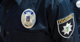 В Кривом Роге неизвестный напал на женщину и отобрал у нее 5 тысяч гривен В Кривом Роге неизвестный напал на женщину и отобрал у нее 5 тысяч гривен